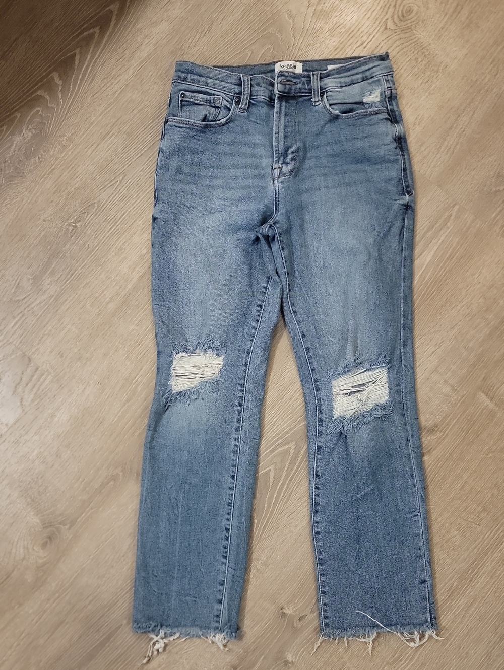 Kensie Light Blue Distressed Cropped Jeans Size 27  The Slim